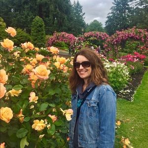 Meet your Posher, Angela